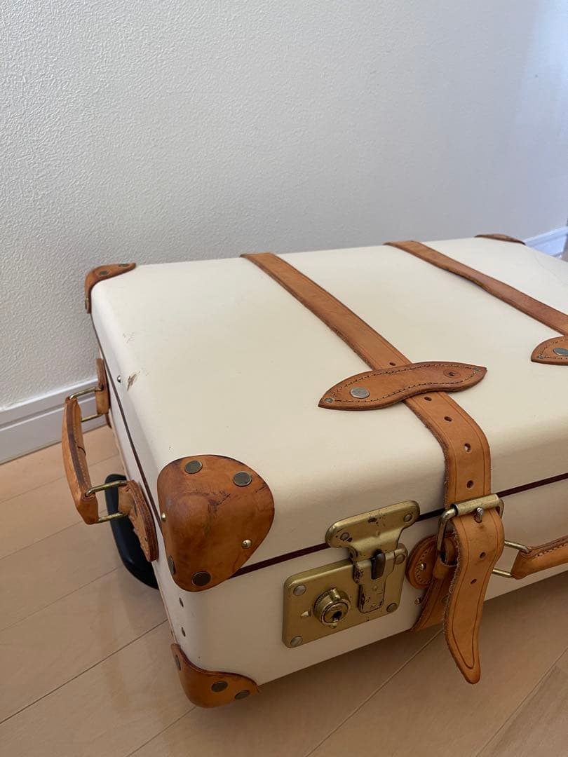 グローブトロッター　サファリ　スーツケース　21インチ　キャリー　アイボリー