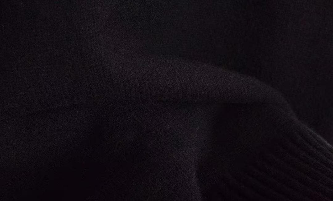 美品 黒 ハート刺繍 タートルネックセーター L