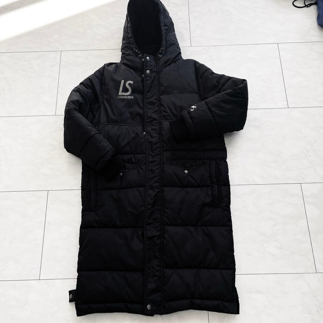 ルースイソンブラ　ベンチコート　黒　ブラック　サッカー