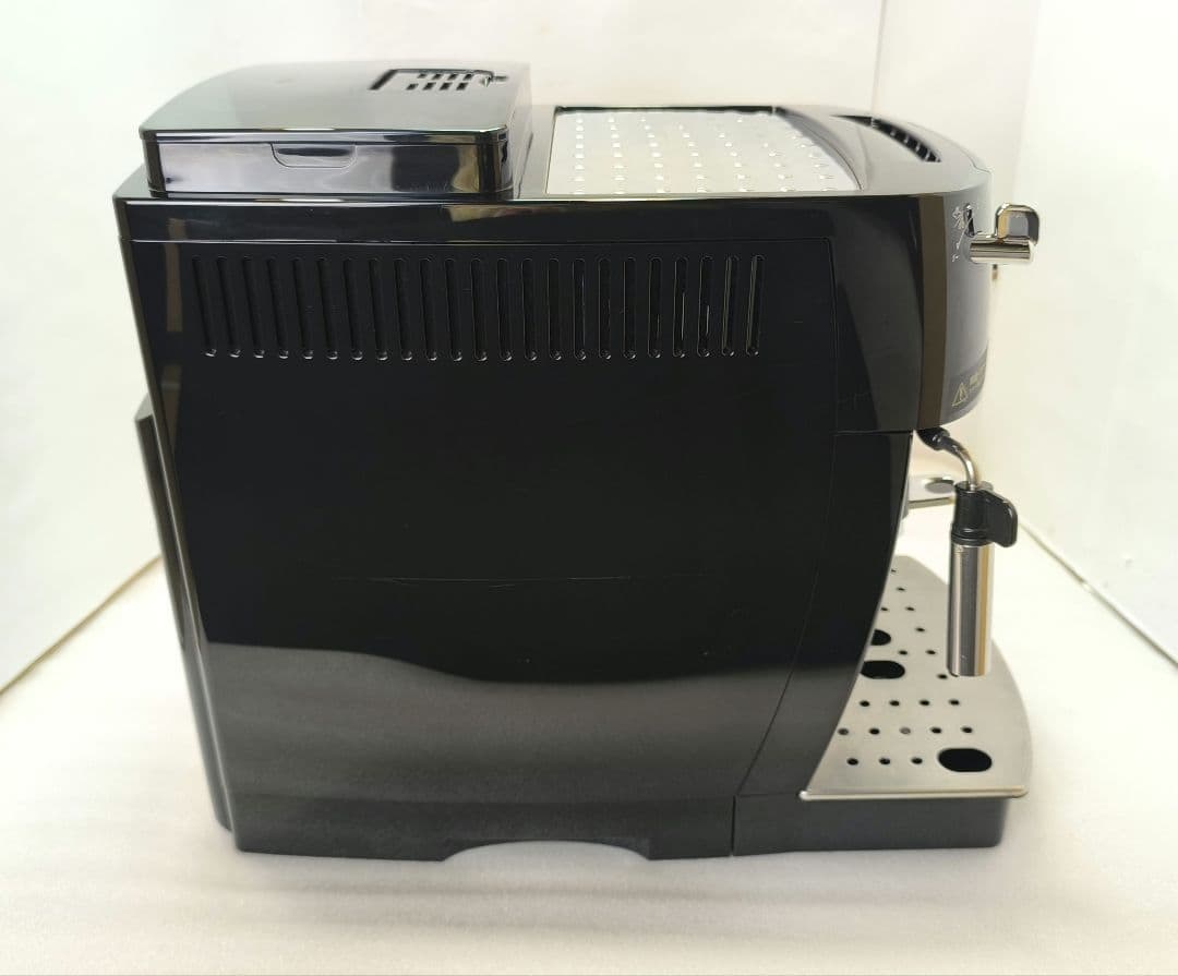 デロンギ　コンパクト全自動コーヒーマシンマグニフィカS ECAM22112B　5