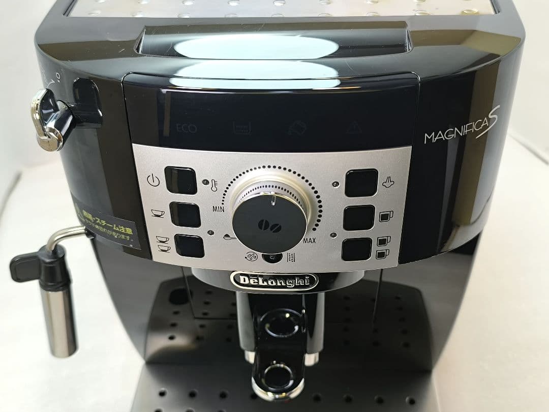 デロンギ　コンパクト全自動コーヒーマシンマグニフィカS ECAM22112B　5