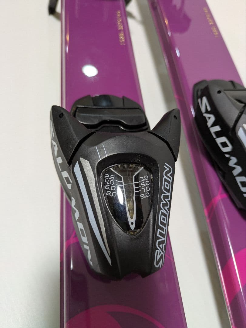 ほぼ未使用　SALOMON　板とストック　学生・レディース用セット