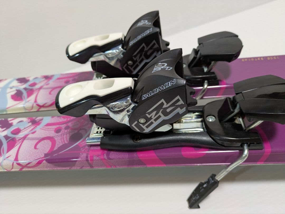 ほぼ未使用　SALOMON　板とストック　学生・レディース用セット