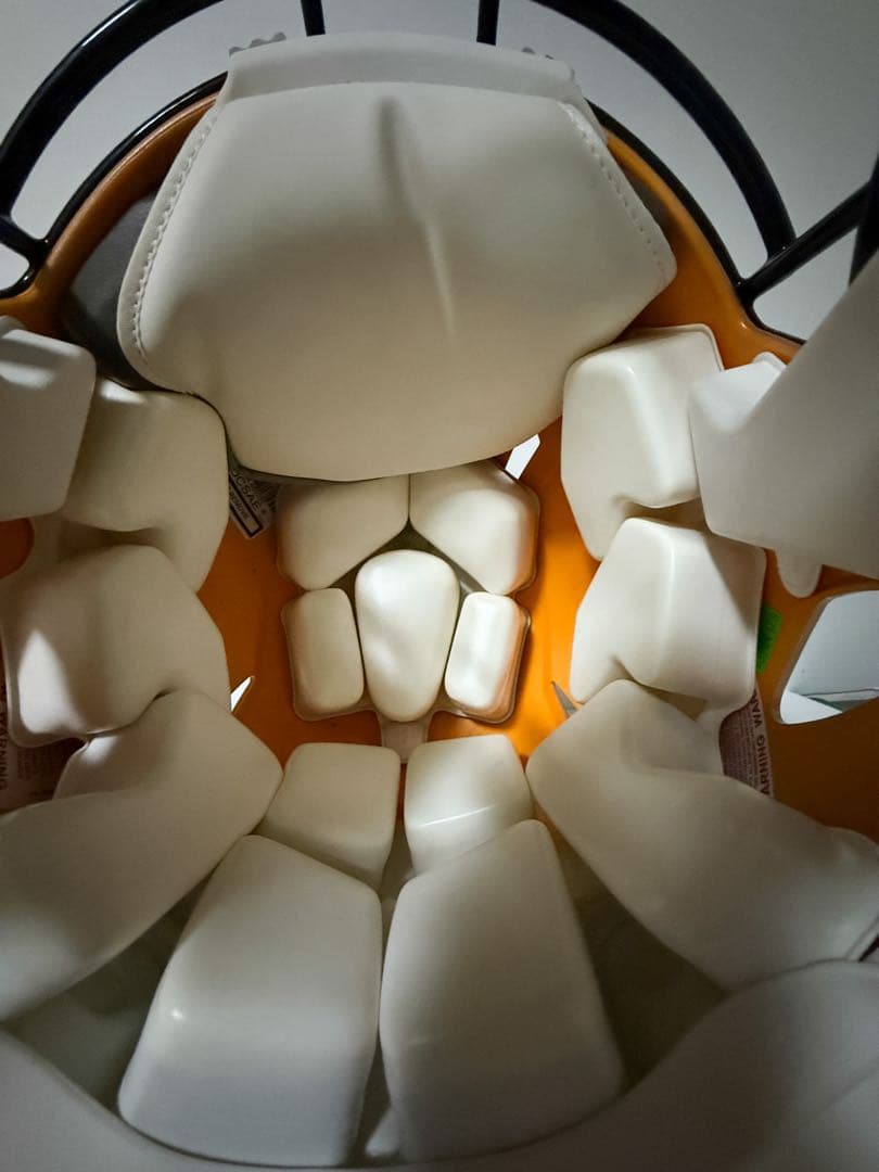 【新品未使用】 アメフト Riddell ヘルメット ゴールド Sサイズ