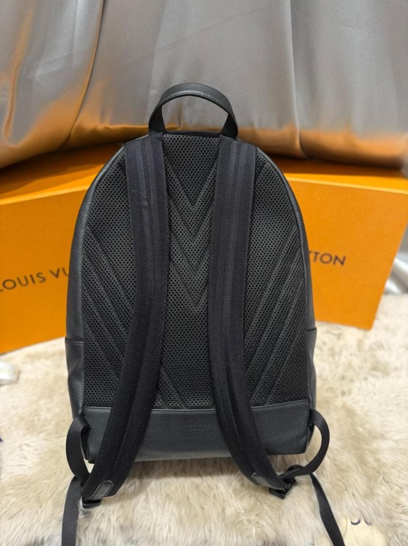 ルイヴィトン M57079 ディスカバリー タイガ~~