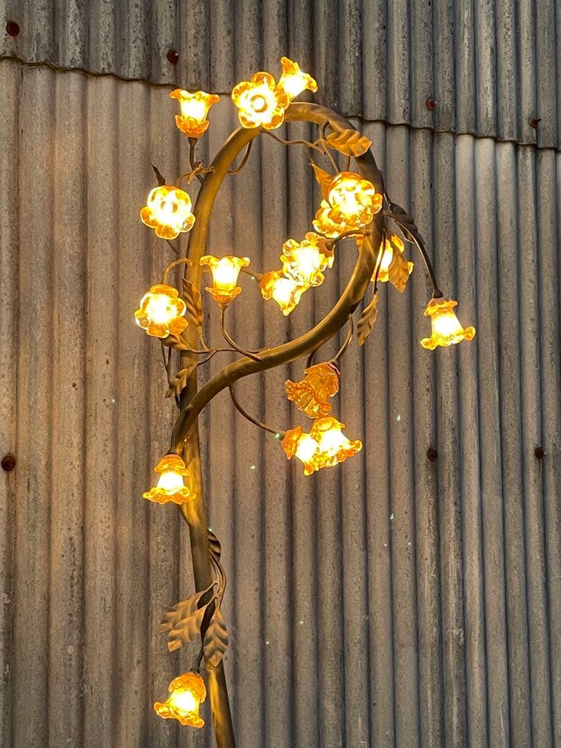 最終値下げ！フロアスタンドライト⭐︎ガラスの花モチーフランプシェード⭐︎外国製