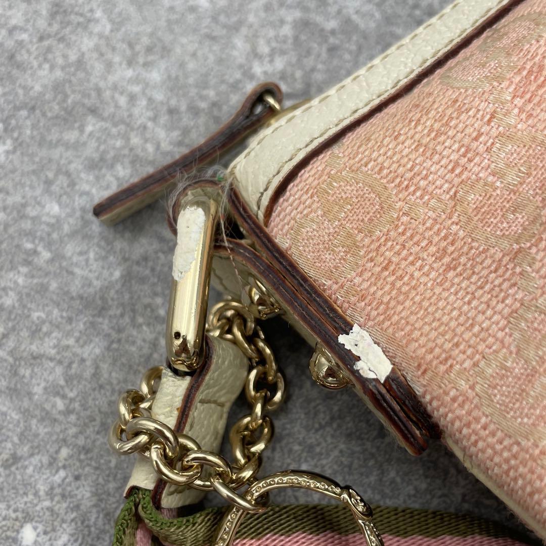 GUCCI グッチ　ポーチ　ピンク　GG総柄　チャーム付き　キャンバス