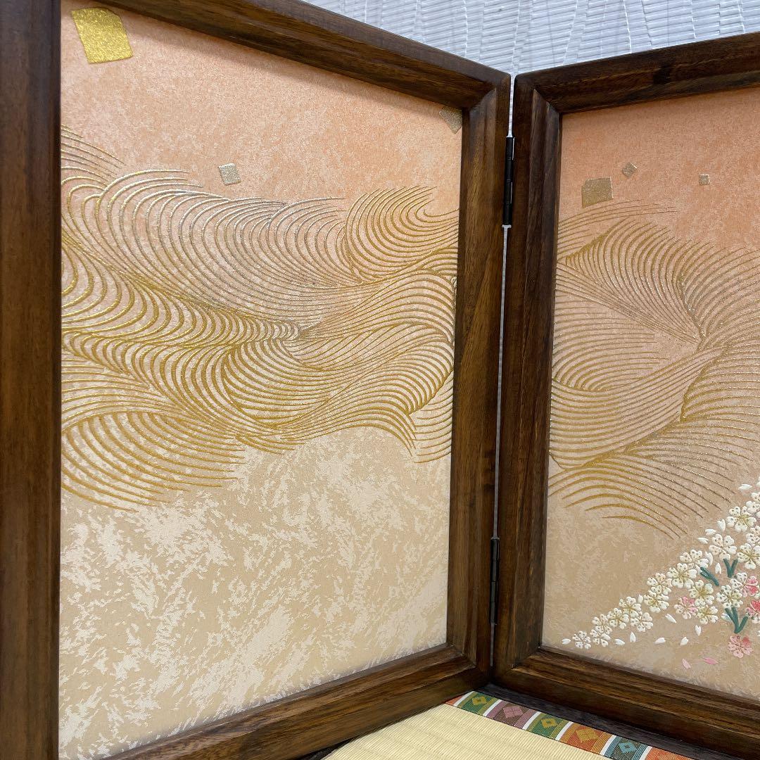 雛人形　桃の節句　飾り台と屏風