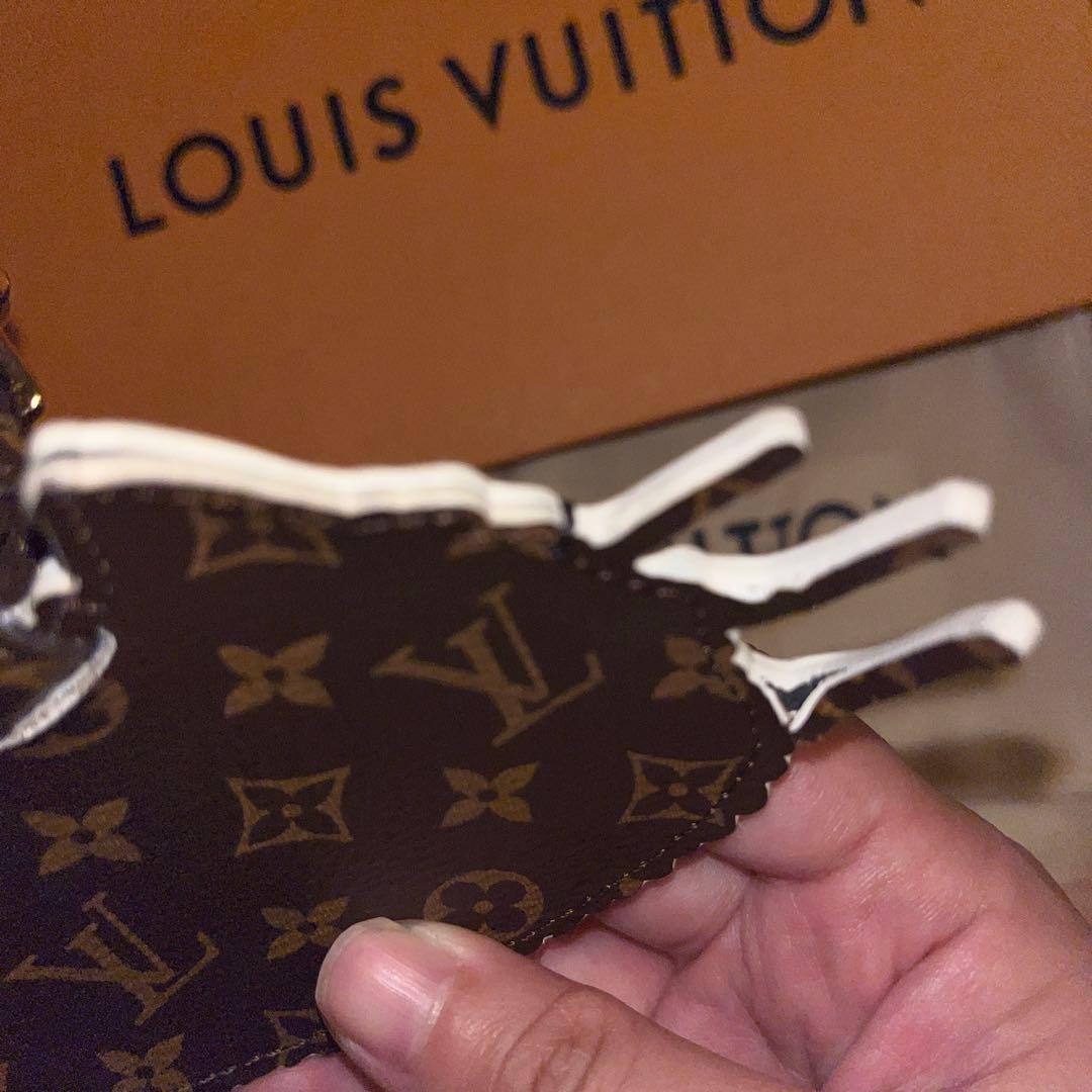 LOUIS VUITTON 猫型キーホルダー　ポルトアドレスキャットグラム