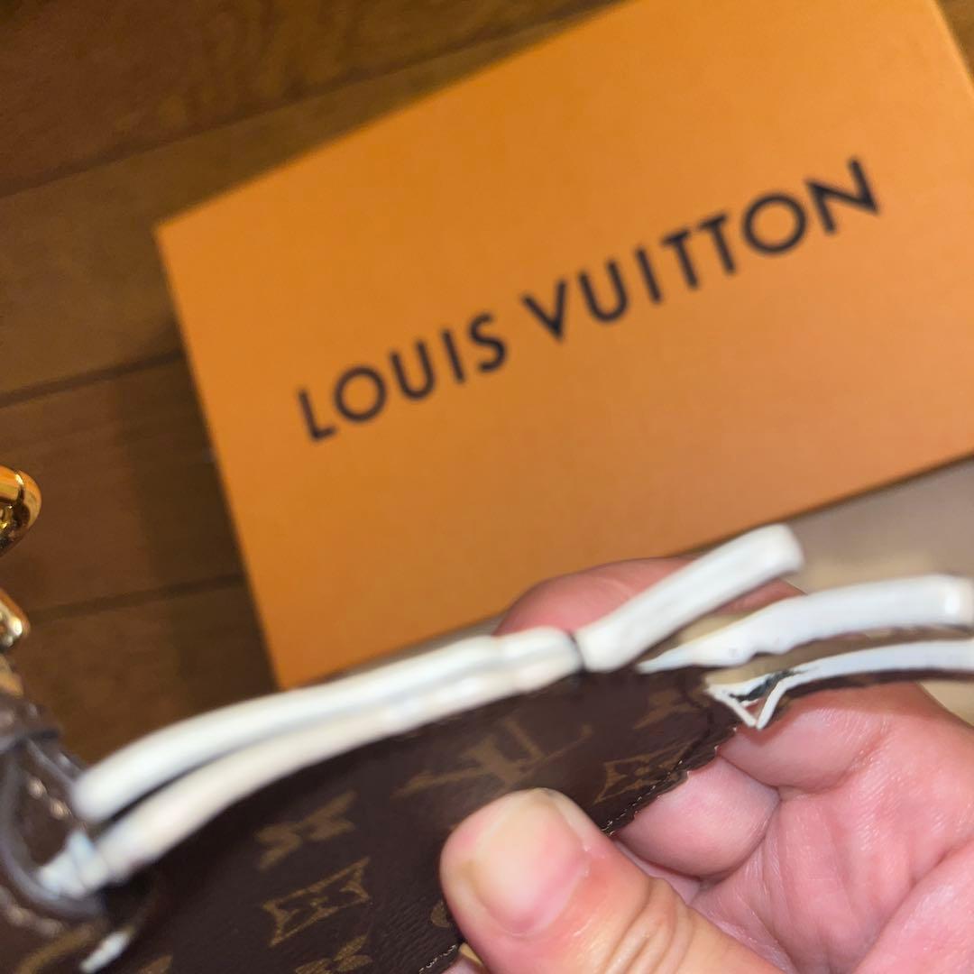 LOUIS VUITTON 猫型キーホルダー　ポルトアドレスキャットグラム