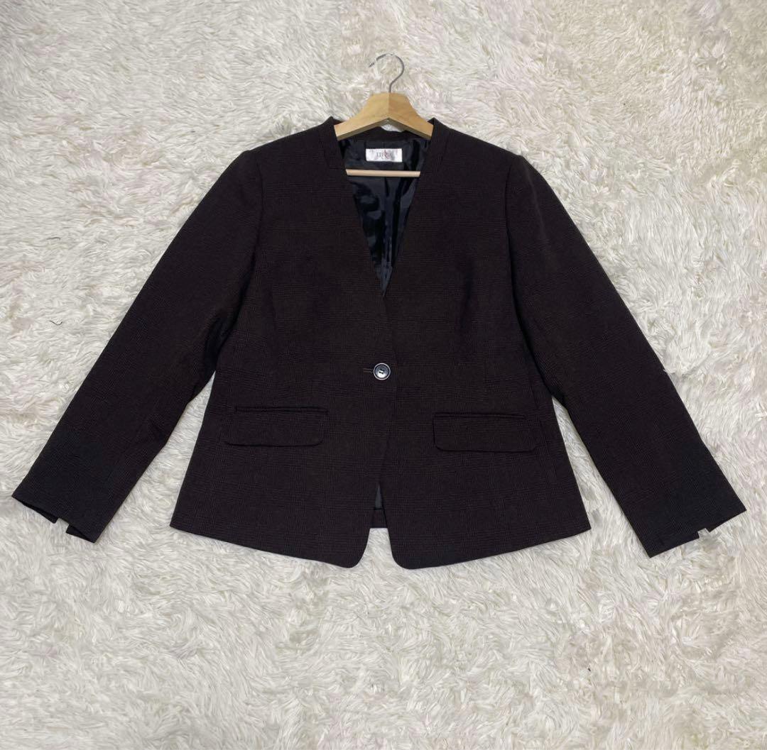 美品2L【LIPLIA 洗えるストレッチセットアップ対応 ウール調ノーカラーJK