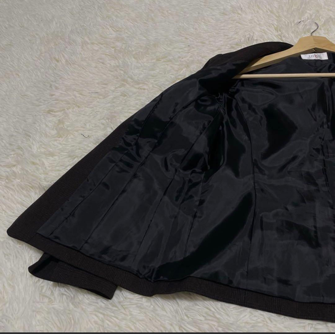 美品2L【LIPLIA 洗えるストレッチセットアップ対応 ウール調ノーカラーJK