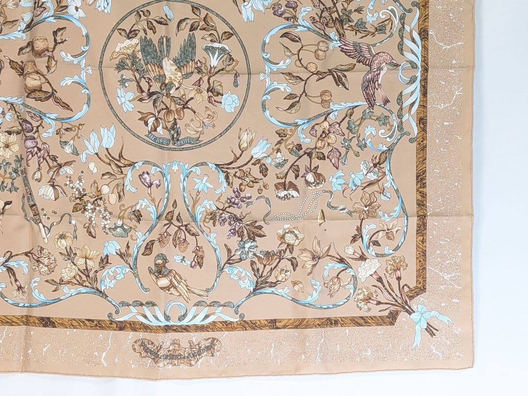 M376 HERMES カレ90 東洋の石と西洋の石細工 正規品　美品