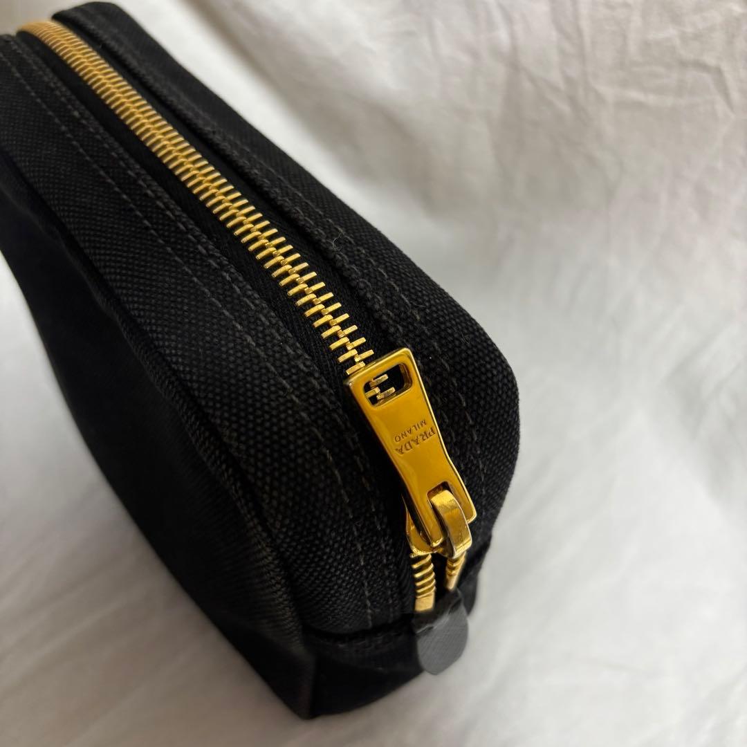 【美品】PRADA カナパ　コスメポーチ　ロゴポーチ