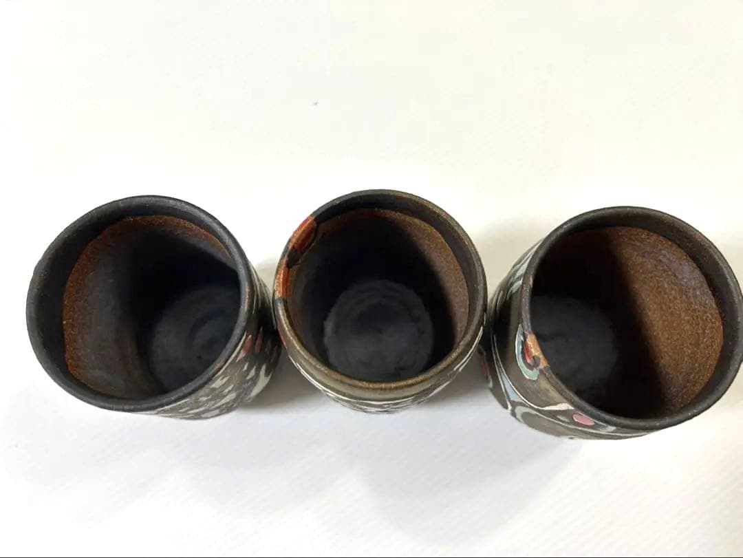 手作り陶器　小粋な色柄カップ 3個セット t.u 29ハンドメイド