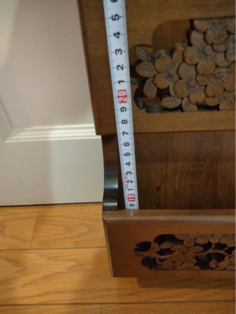 伝統工芸　軽井沢彫り　桜の彫りが美しい　レターラック(壁掛け収納)