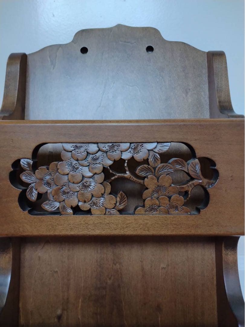 伝統工芸　軽井沢彫り　桜の彫りが美しい　レターラック(壁掛け収納)