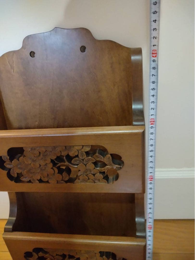 伝統工芸　軽井沢彫り　桜の彫りが美しい　レターラック(壁掛け収納)