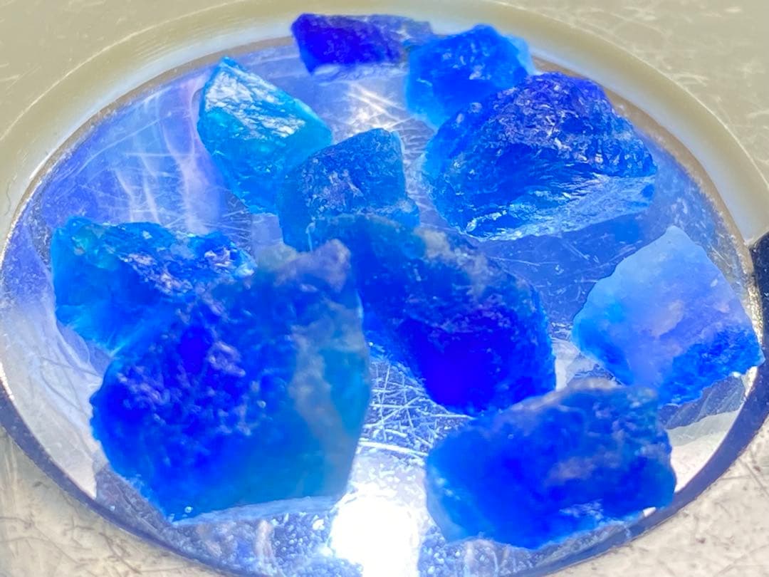 ハユーン　クリスタル　アウイン　アウイナイト　10ct コバルトブルー