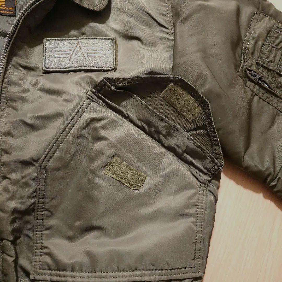 ALPHA INDUSTRIES フライトジャケット USA製 希少　カーキー