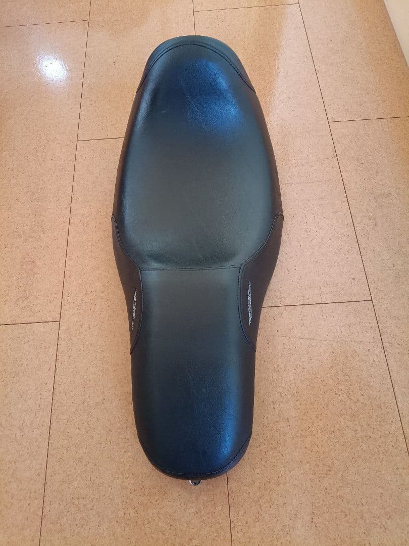Harley Davidson ダイナ用シート