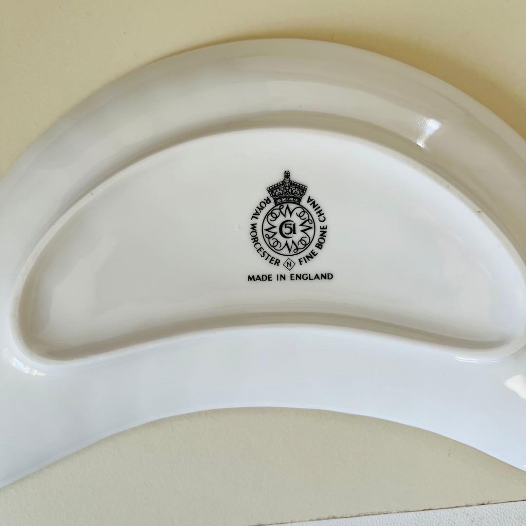 ロイヤルウースター  白磁　金彩　クレセント  ハーフムーン　プレート　６枚