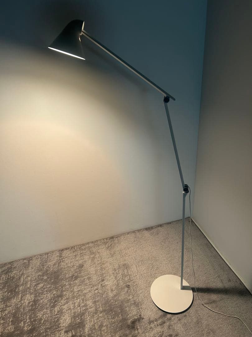 ルイスポールセン LouisPoulsen NJP フロアランプ　ホワイト