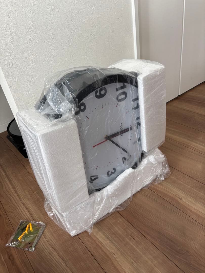 MANBO 両面壁掛け時計 ホワイト/ブラック