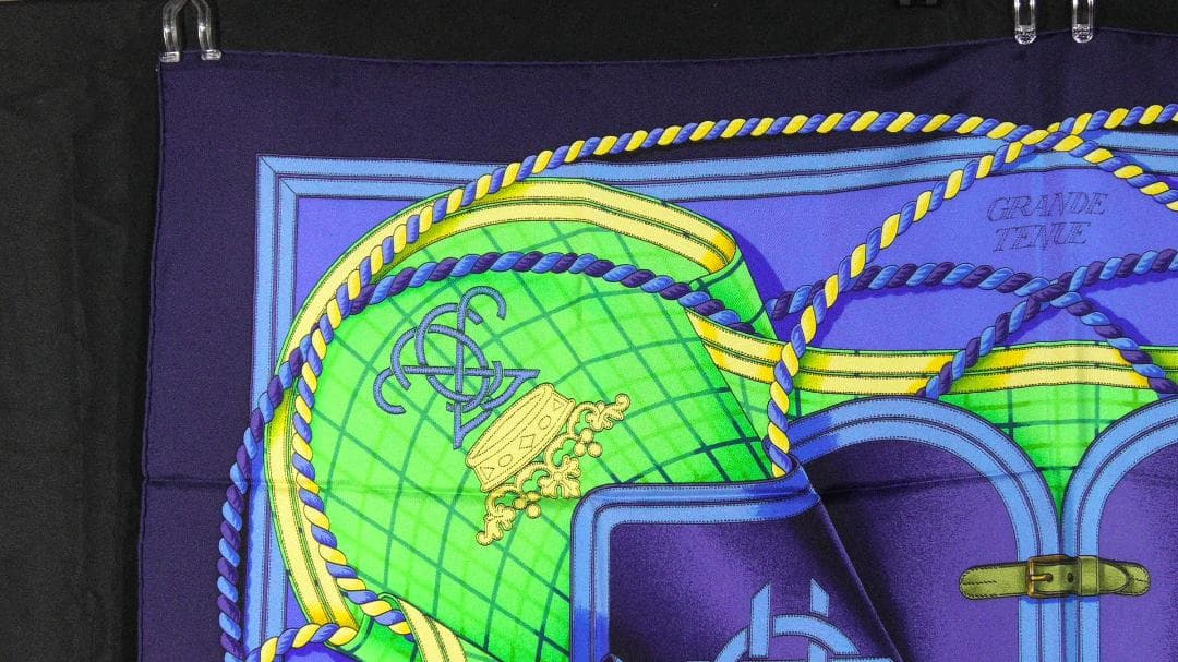 新品未使用品　HERMES エルメス　大判スカーフ　カレ90　 D532