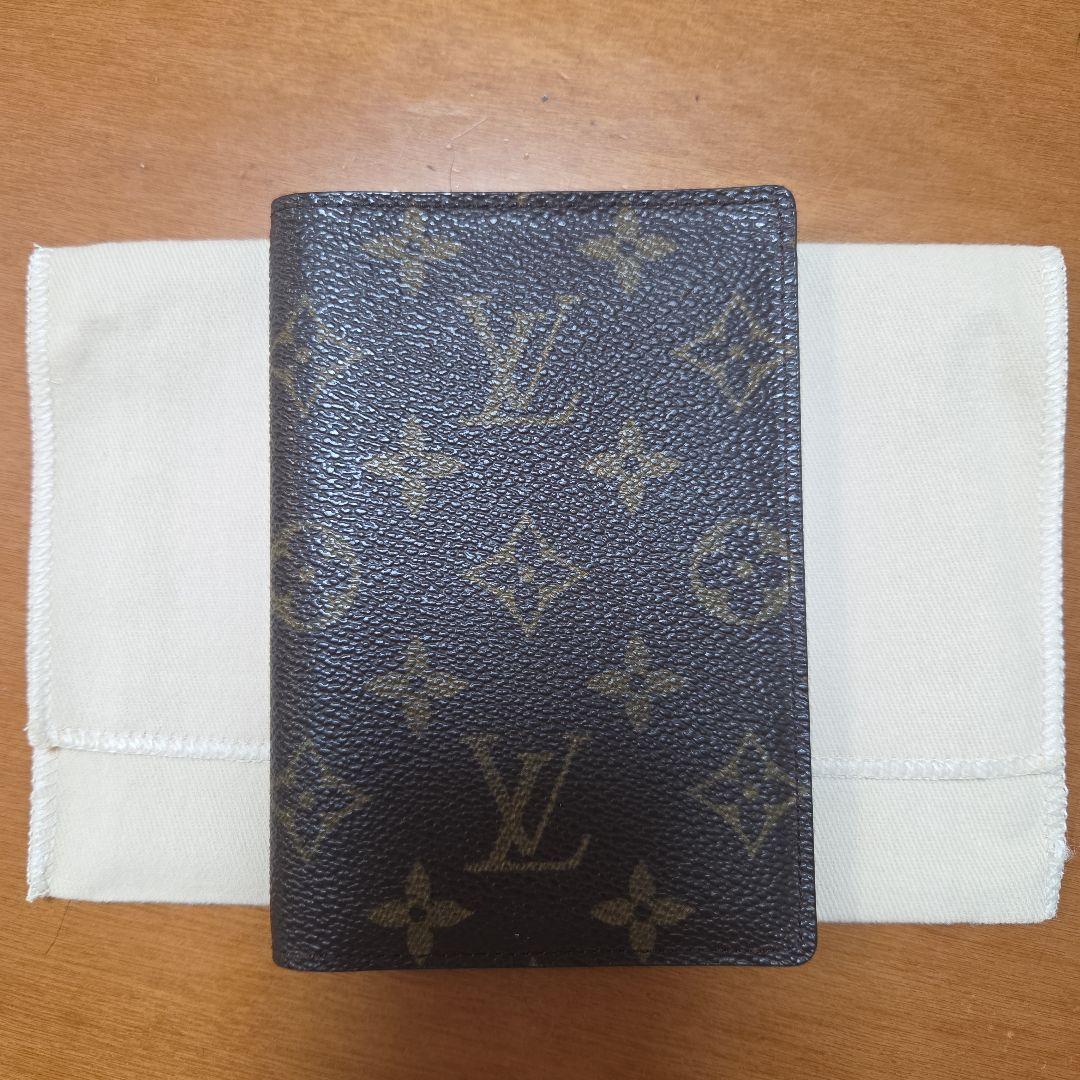 ルイヴィトンパスポートケースモノグラム。