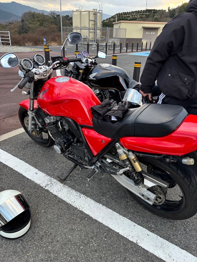 cb400sf nc31 純正　サイドカバー　テールカウル