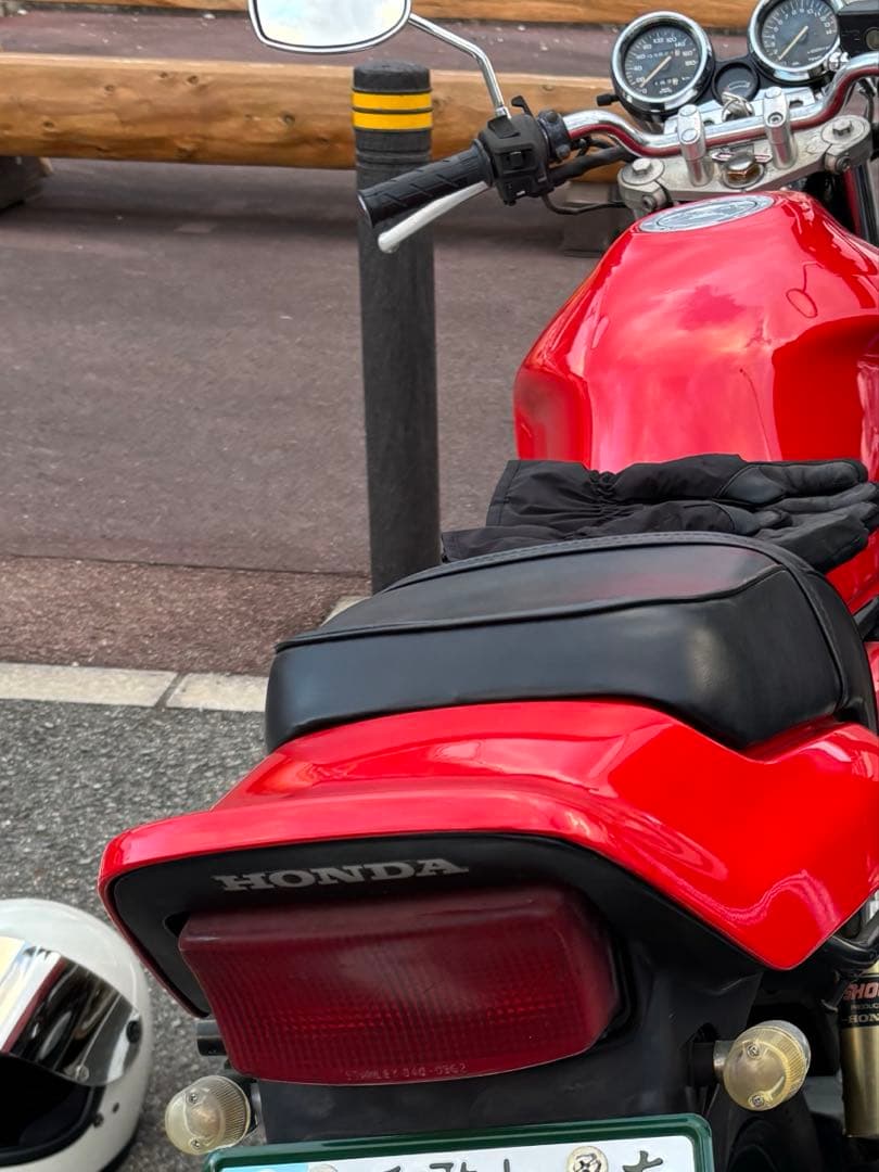 cb400sf nc31 純正　サイドカバー　テールカウル