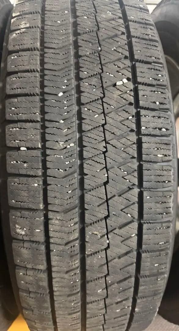ヴォクシー 60純正15インチ スタッドレスタイヤ4本セットバリ溝ブリヂストン