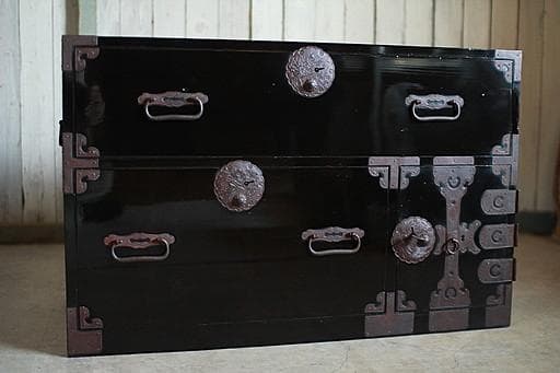 綺麗な丸金具庄内箪笥　扉付き　タンス　収納　古家具　古民家　時代家具