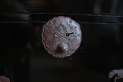 綺麗な丸金具庄内箪笥　扉付き　タンス　収納　古家具　古民家　時代家具