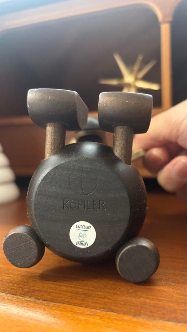 お座りトナカイ　Köhler ケーラー工房　ドイツ