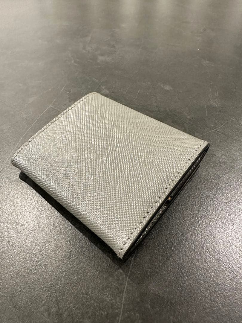 【送料込み】PRADAサフィアーノレザーケース