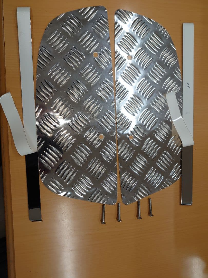 クオン　サイドステップ　上段　アルミ縞板　鏡面サイドカバー　ボルト付き