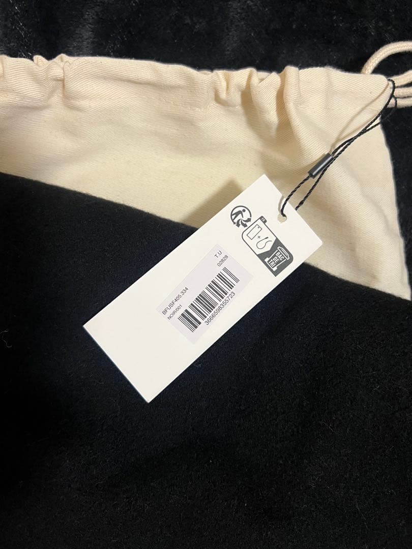 ami 黒 フリンジ付きマフラー 保存袋付き