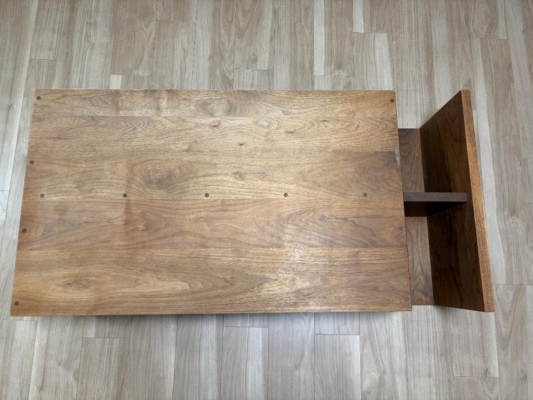 マスターウォール モアレス マガジンテーブル