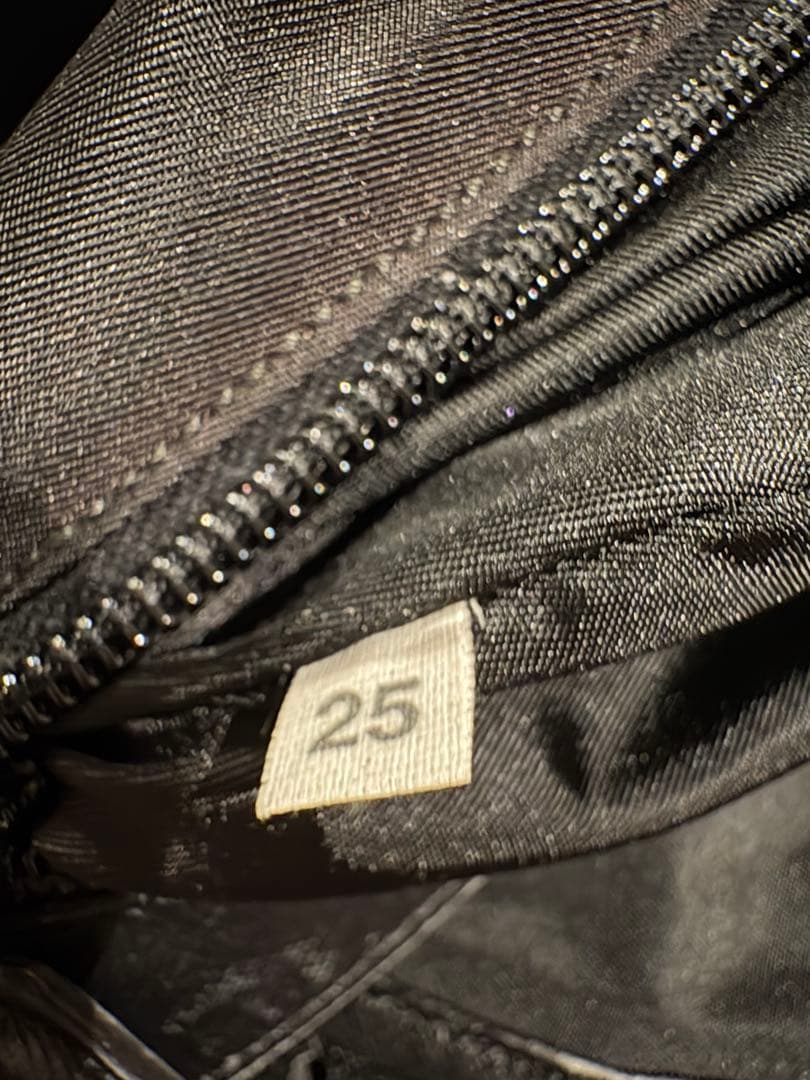 本日21時までこの値段‼️PRADA 黒 メッセンジャーバッグ 調整可能ストラップ