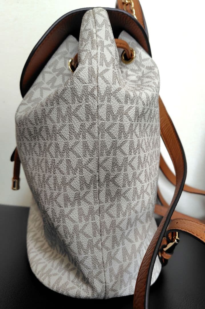 未使用　MICHEL KORS マイケルコース　リュック　バックパック　バッグ