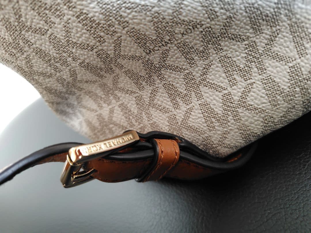 未使用　MICHEL KORS マイケルコース　リュック　バックパック　バッグ