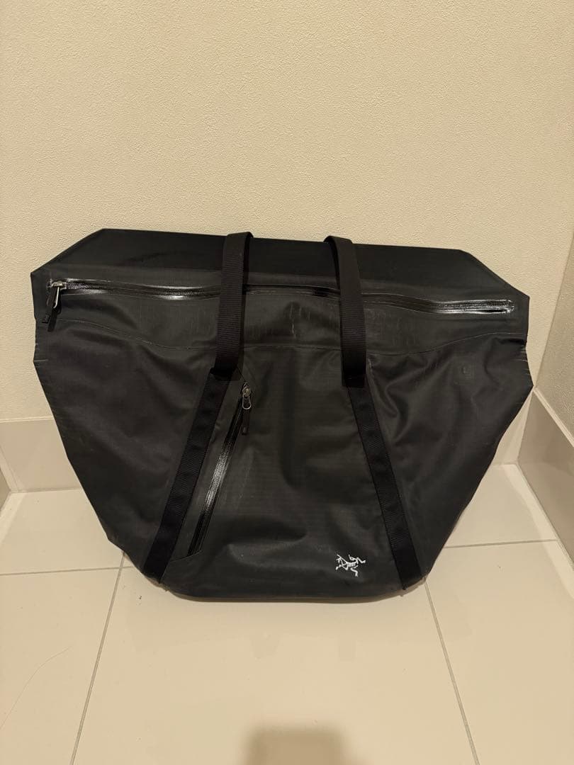 Arc'teryx ブラック トートバッグ　大容量
