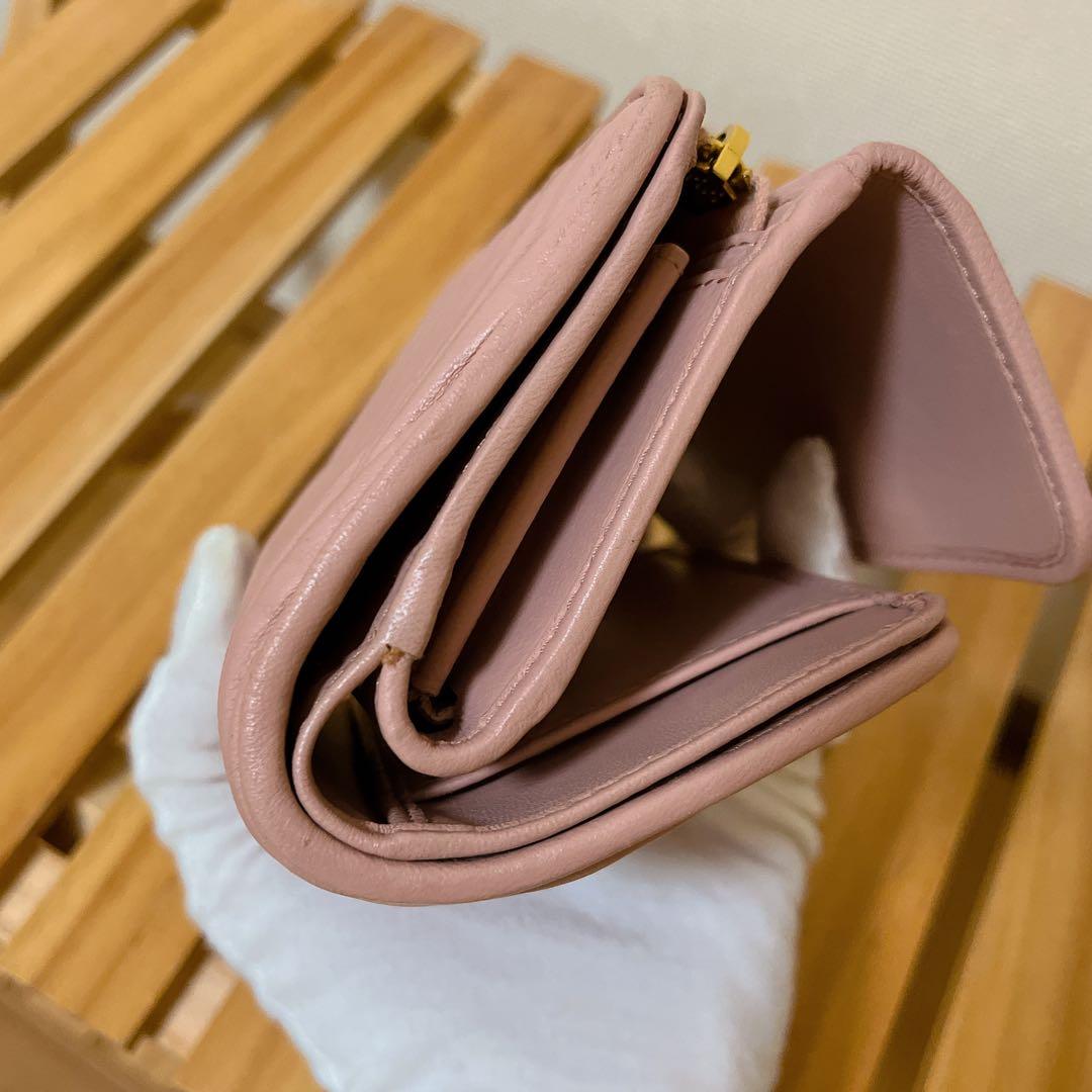 MIU MIU 二つ折り財布　マテラッセ ピンク