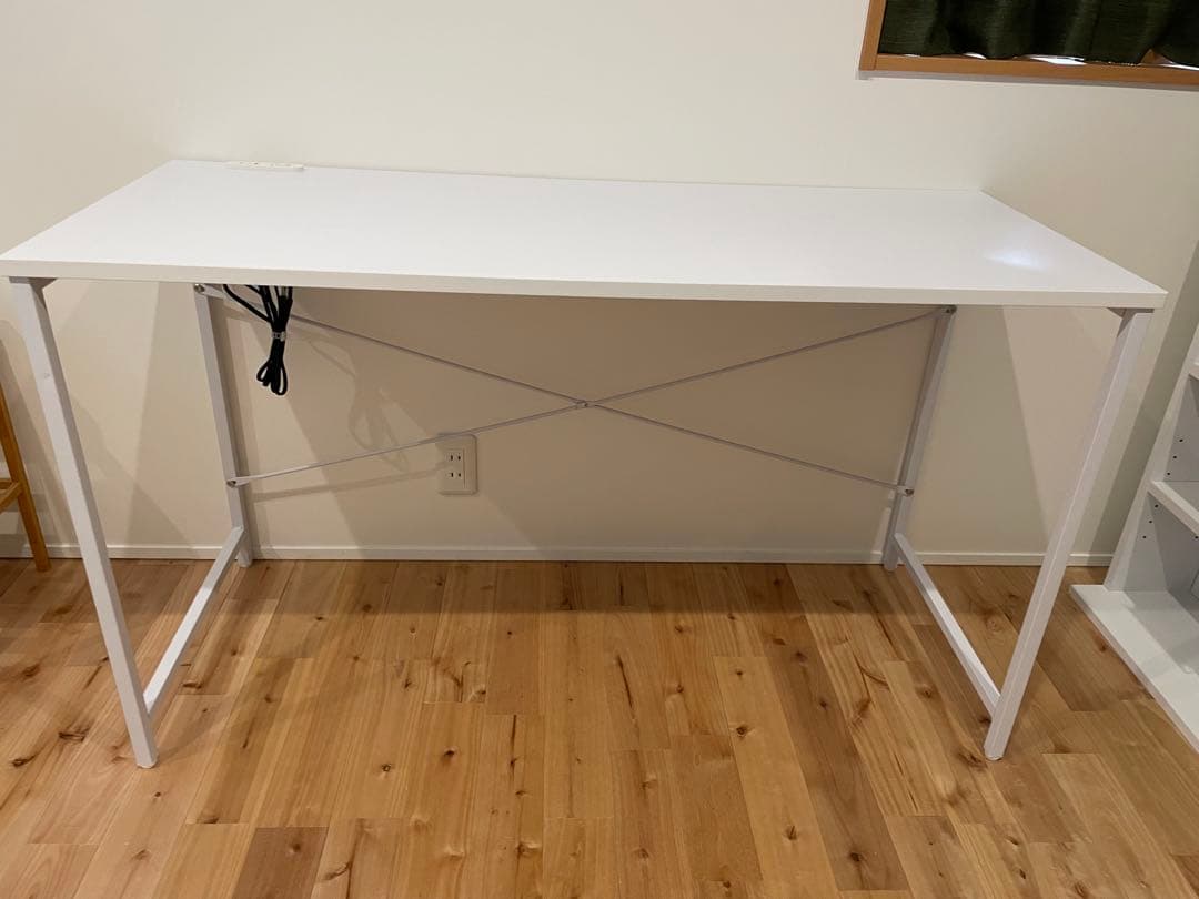 ホワイトパソコンデスク 幅120cm 2口コンセント付き