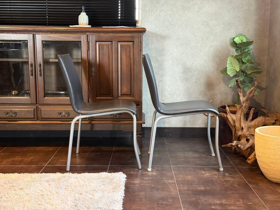 ②リーンロゼ　ligne roset ブラック　レザーチェア　2脚セット　YZ