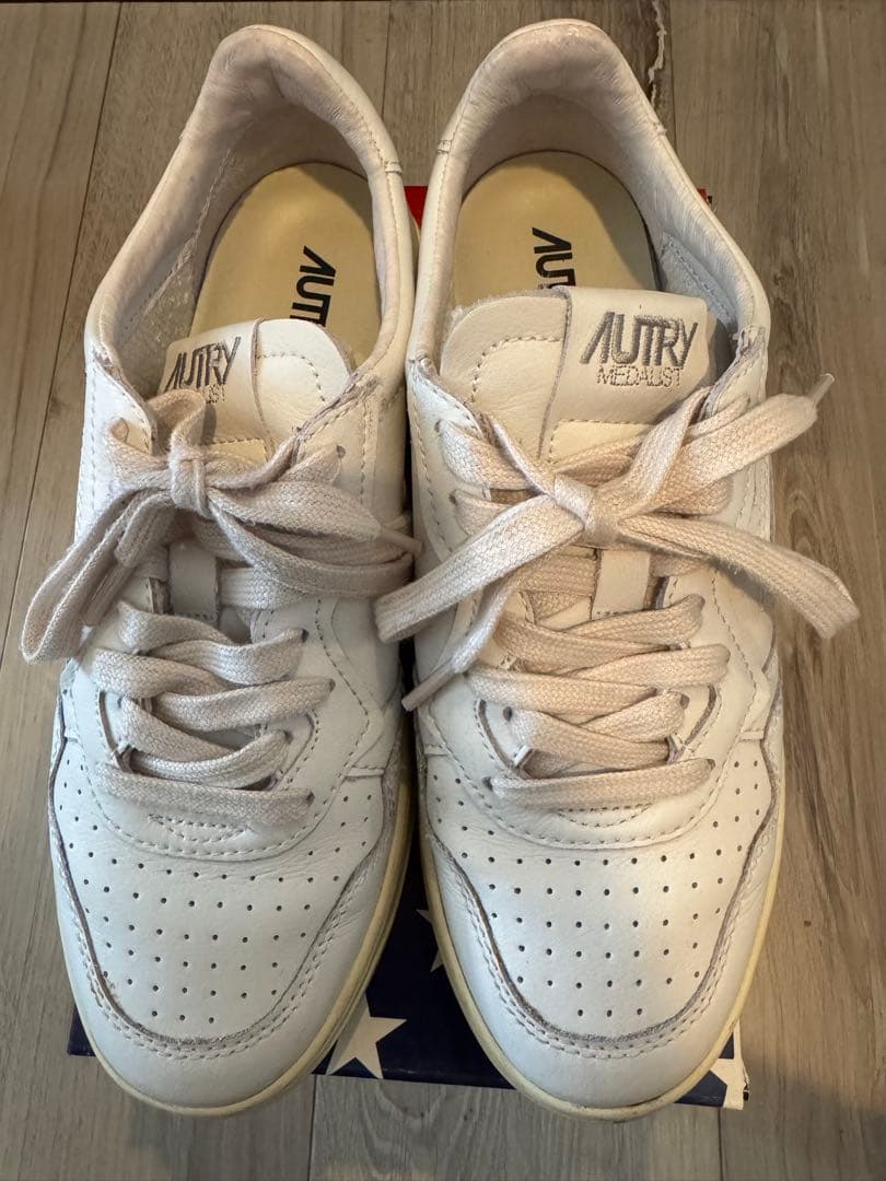 オートリー　ゴートレザー　スニーカー　メダリスト　白　ホワイト 38