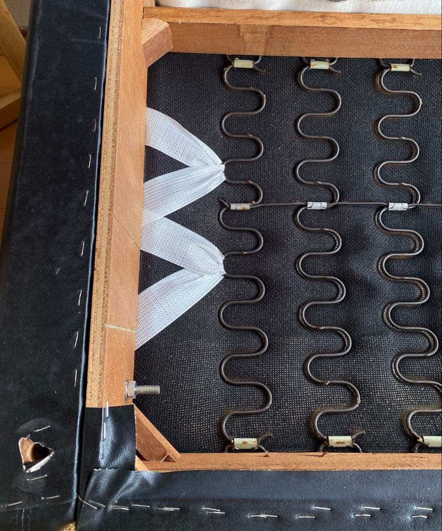 ご成約済み　合成皮革　2人掛けソファ　黒