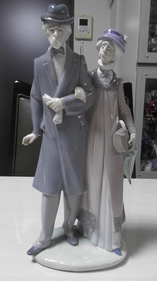LLADRO　リヤドロ【腕を組んで歩く】リアドロ　インテリア　Ｌ511
